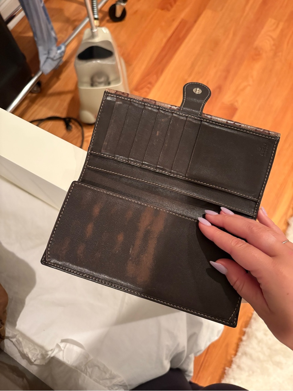 Gucci Brown GG Monogram Continental Wallet with Gold Crest Snap - Picture 3 of 4